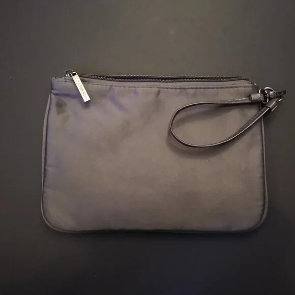 Bath & Body Works Cosmetics Bag with Cleansing Soap Bar - Picture 3 of 16